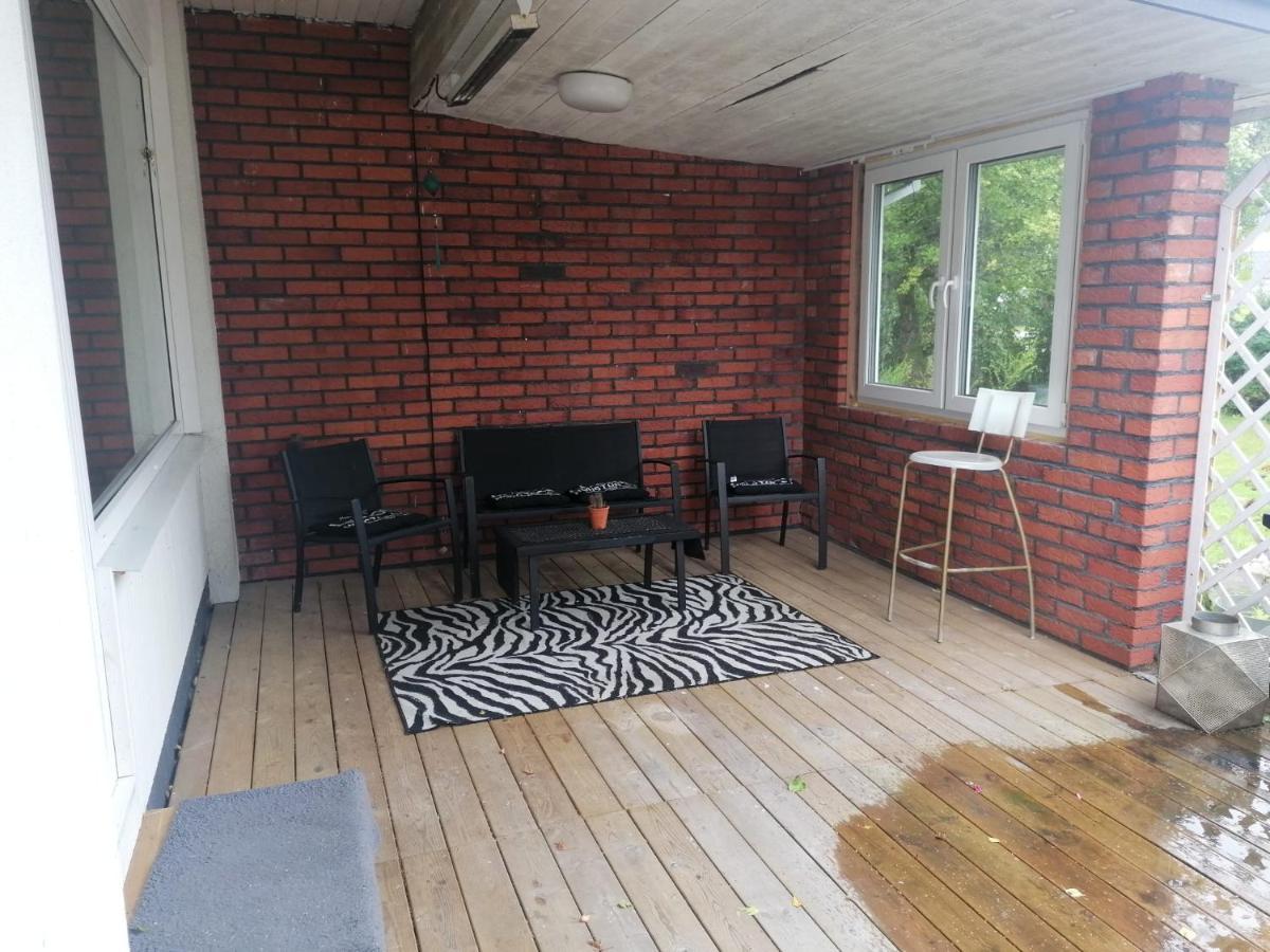 Villa Med Egen Parkering. Moejlighet Att Boka Fran 1 Och Upp Till 5 Personer. Йоребру Екстериор снимка