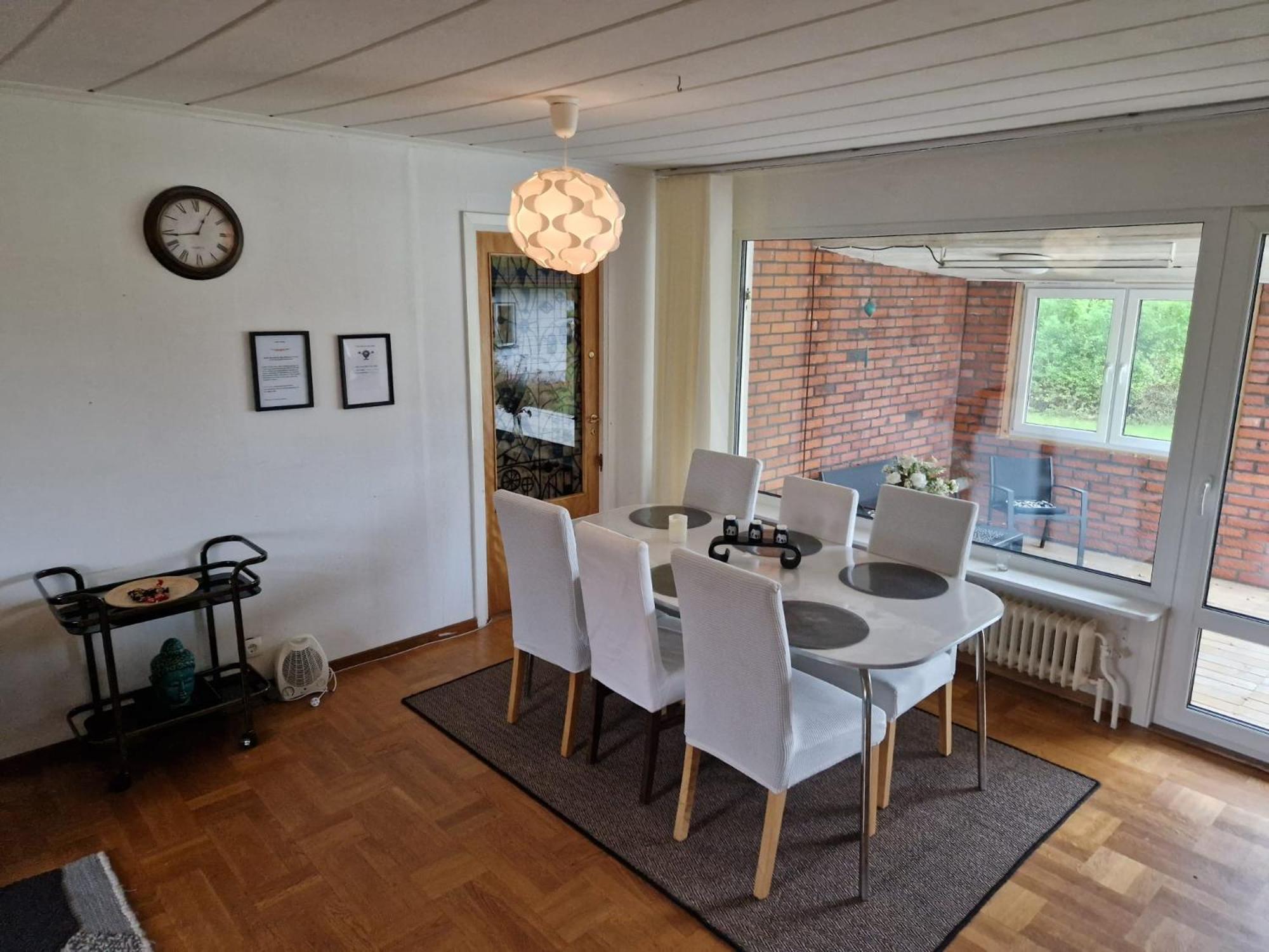 Villa Med Egen Parkering. Moejlighet Att Boka Fran 1 Och Upp Till 5 Personer. Йоребру Екстериор снимка