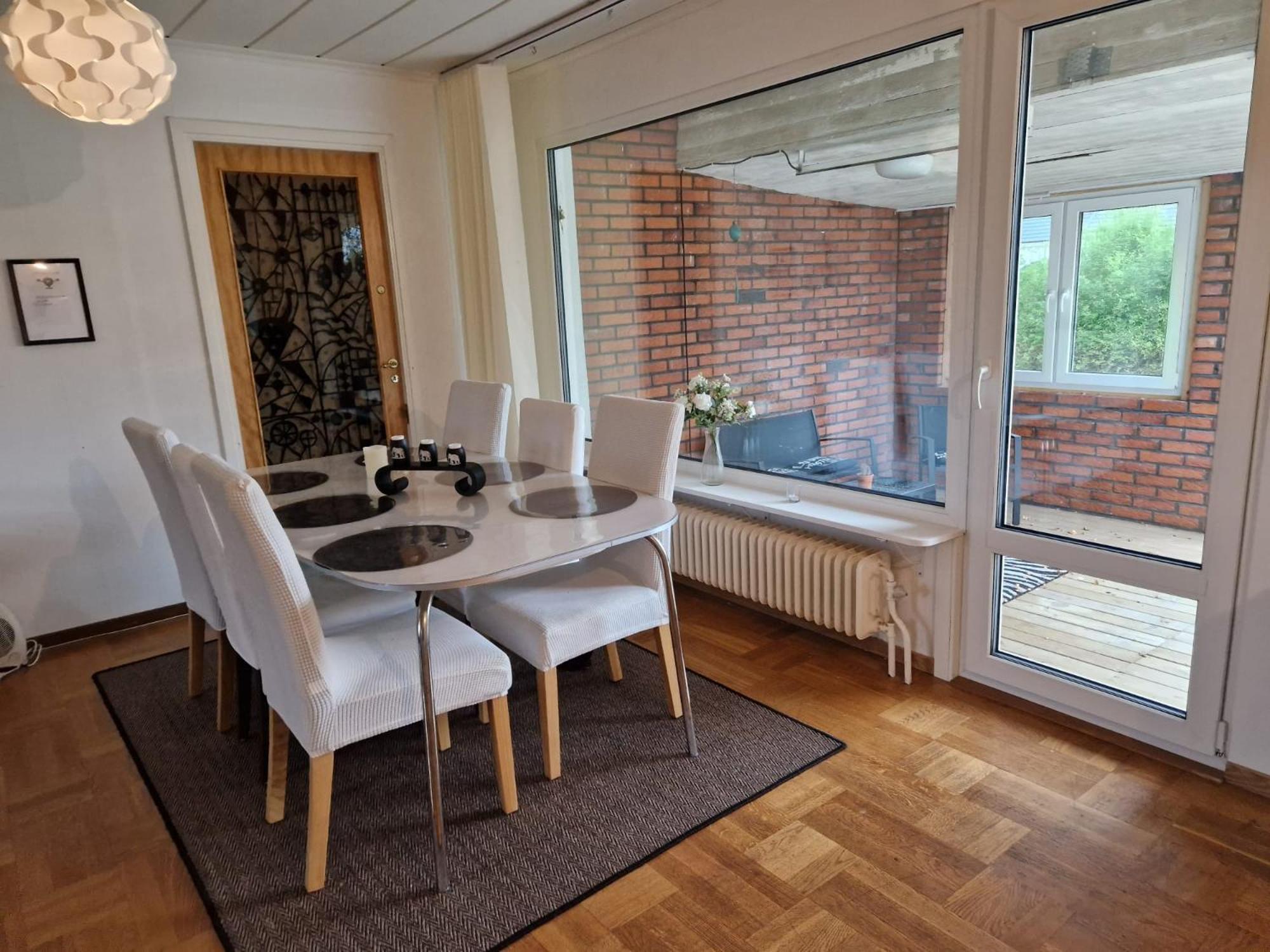 Villa Med Egen Parkering. Moejlighet Att Boka Fran 1 Och Upp Till 5 Personer. Йоребру Екстериор снимка