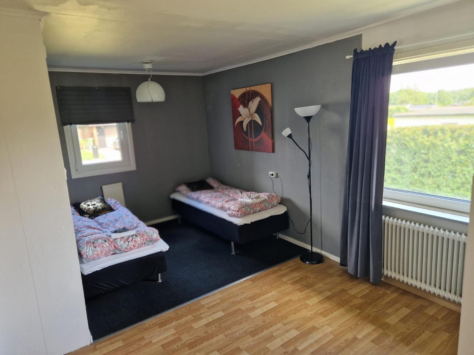 Villa Med Egen Parkering. Moejlighet Att Boka Fran 1 Och Upp Till 5 Personer. Йоребру Екстериор снимка